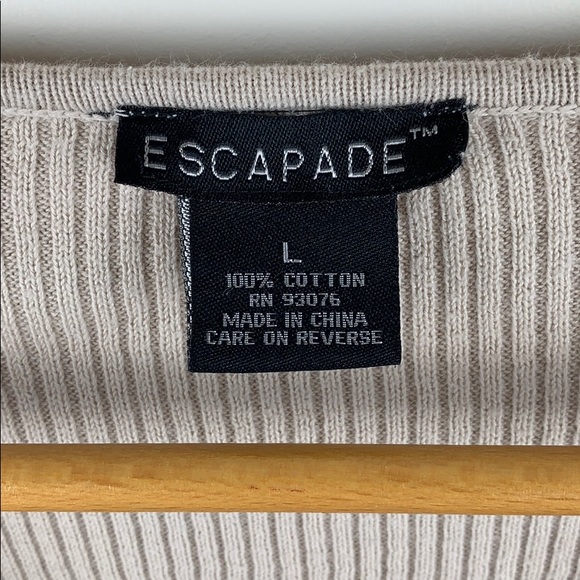 Escapade Blouse - Picture 5 of 6